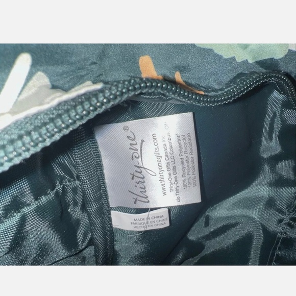 thirty-one Voyager Tote travel bag - Picture 4 of 5